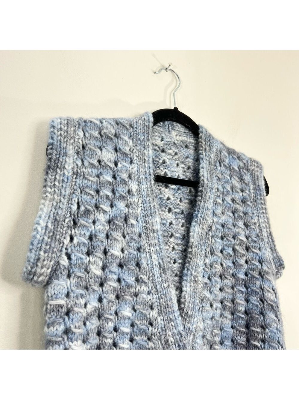 Retro cropped hand knit grey blue melange old money sweater vest - Picture 7 of 13
